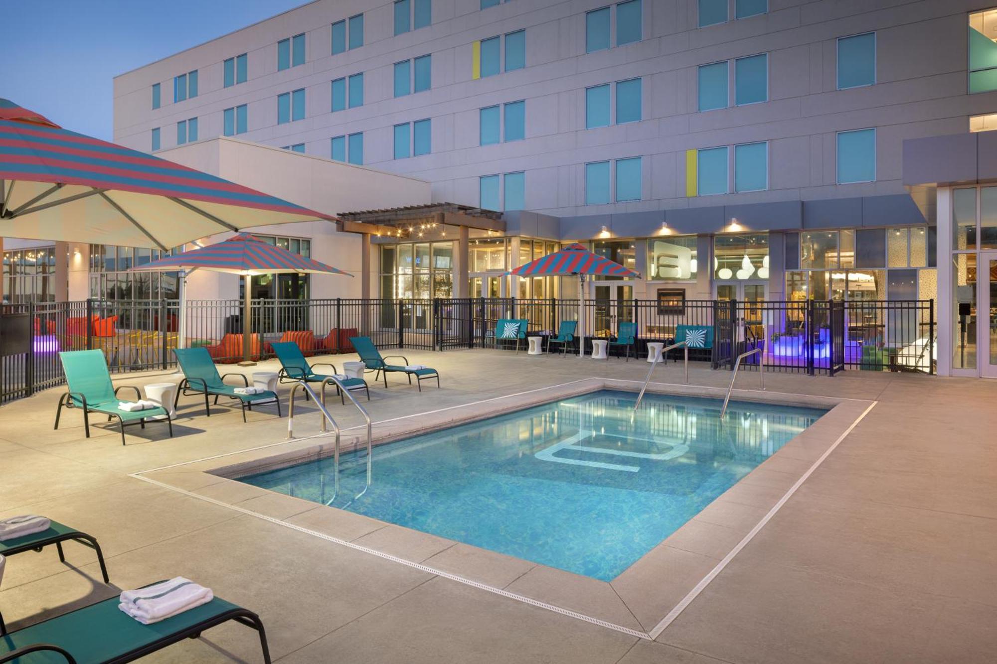 Hotel Aloft Wichita Exteriér fotografie